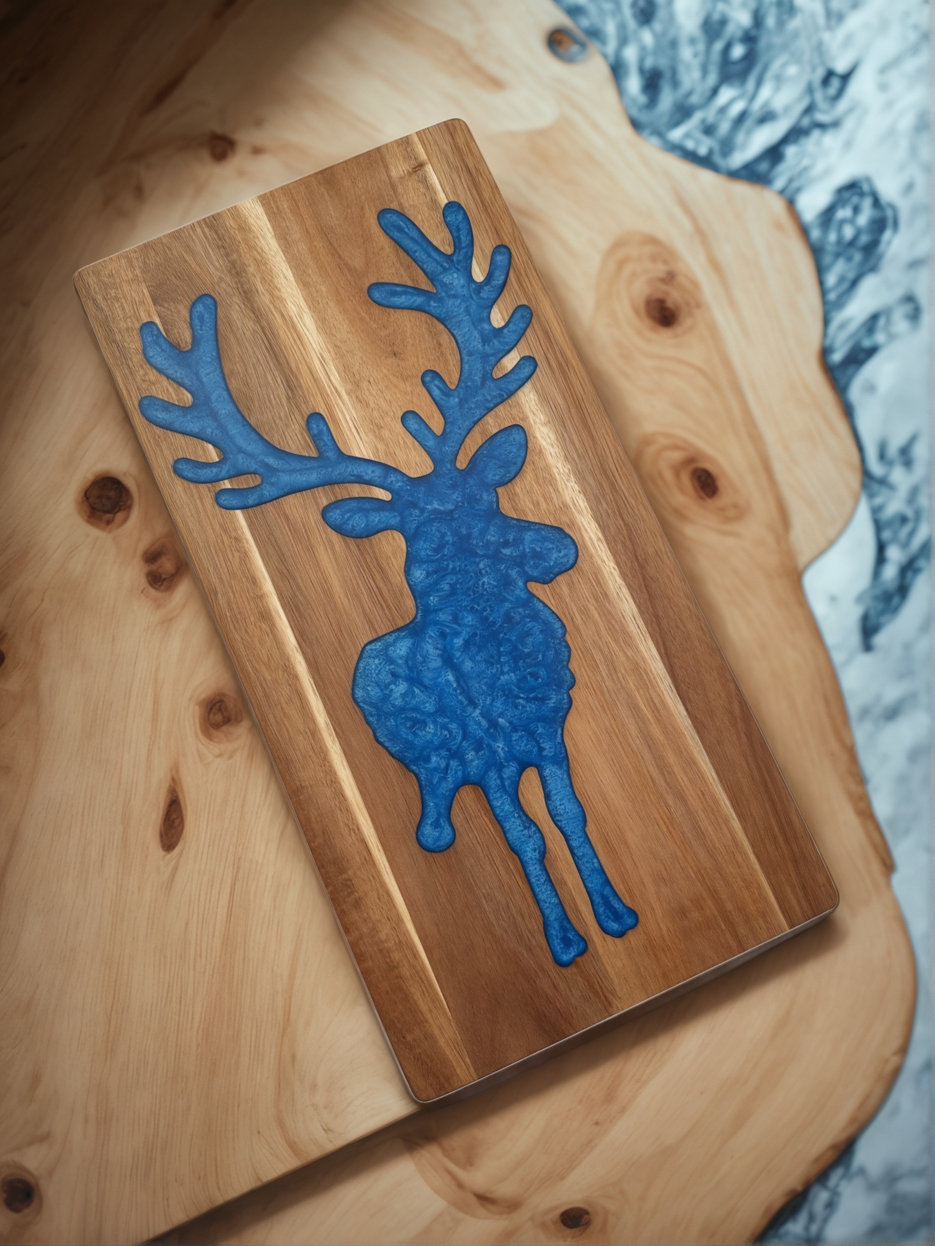 resin cutting board, epoxy resin cutting board, handmade resin cutting board, resin cheese board